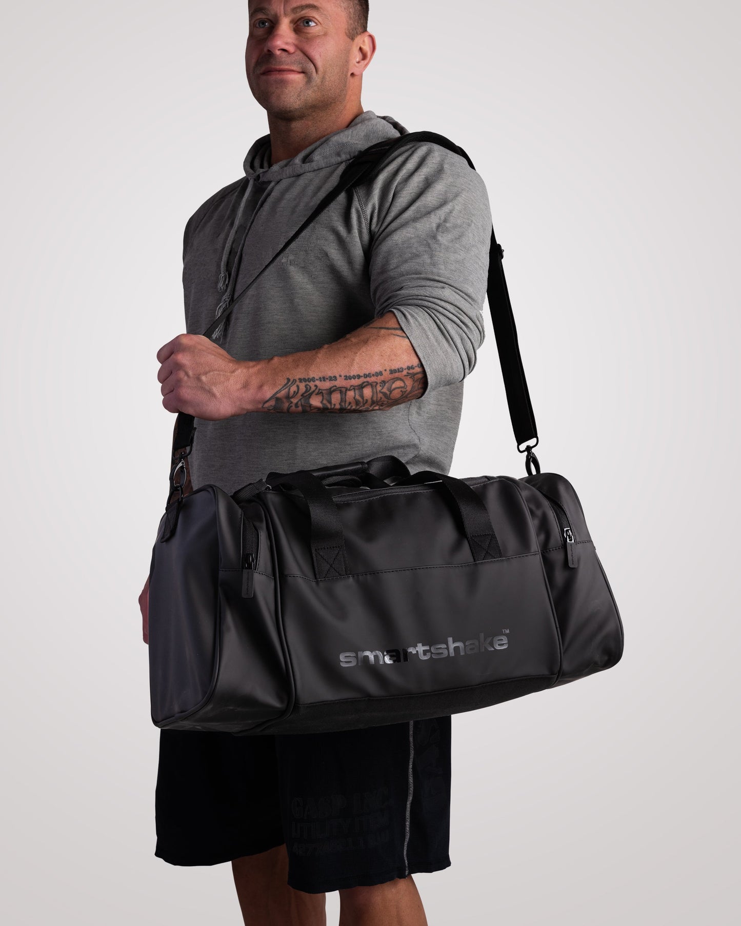 gym-bag-black-a1 Smartshake_GymBag_Black_lifestyle2.jpg