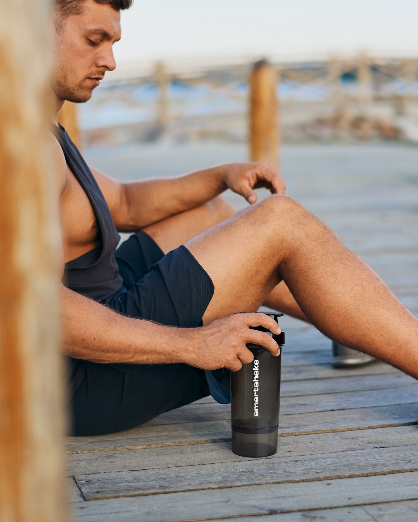original2go-one-gunsmoke-black-y2 Smartshake_Original2Go-ONE-Gunsmoke-Black_lifestyle2.jpg