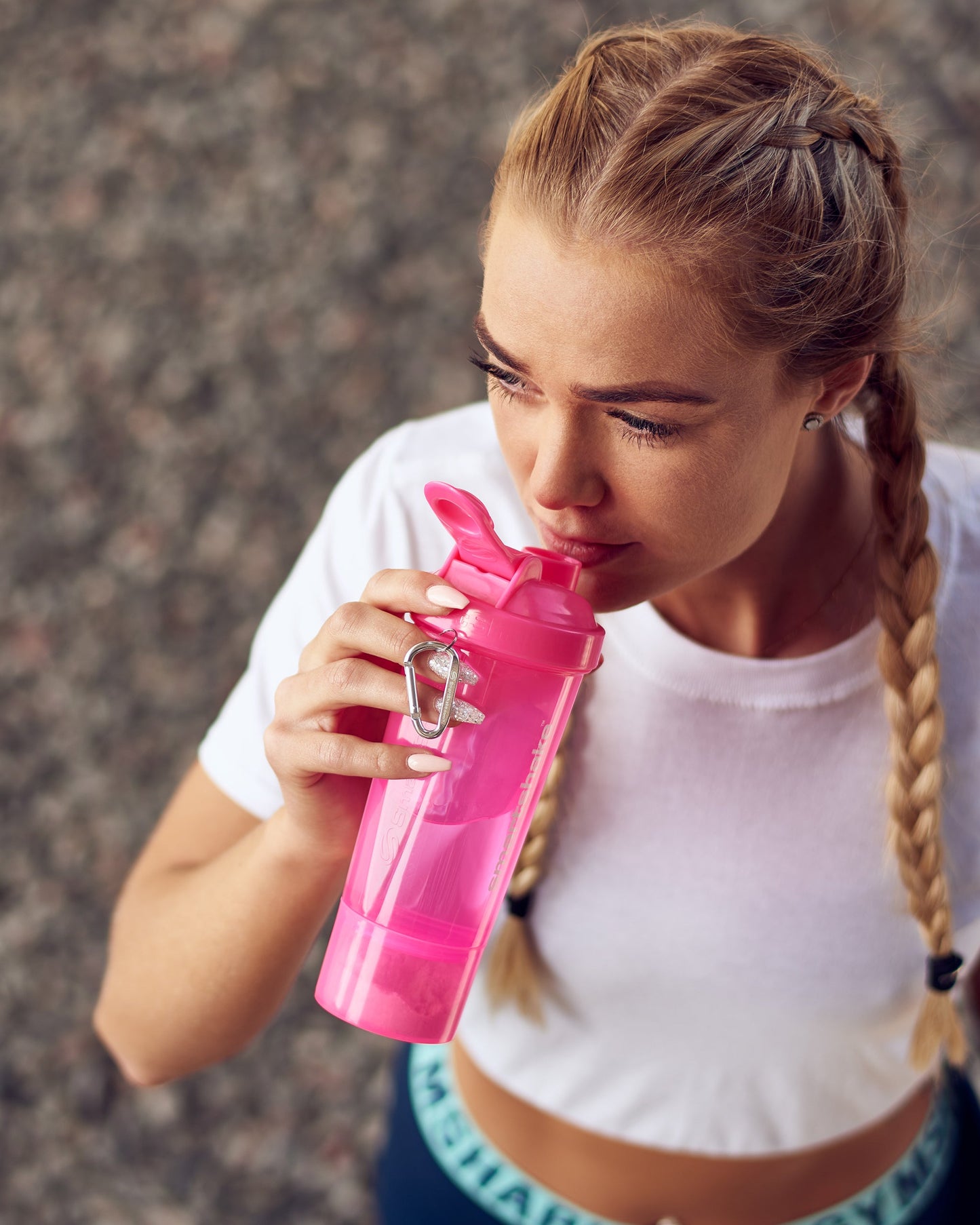 slim-pink-h6 Smartshake_Slim_pink_lifestyle.jpg
