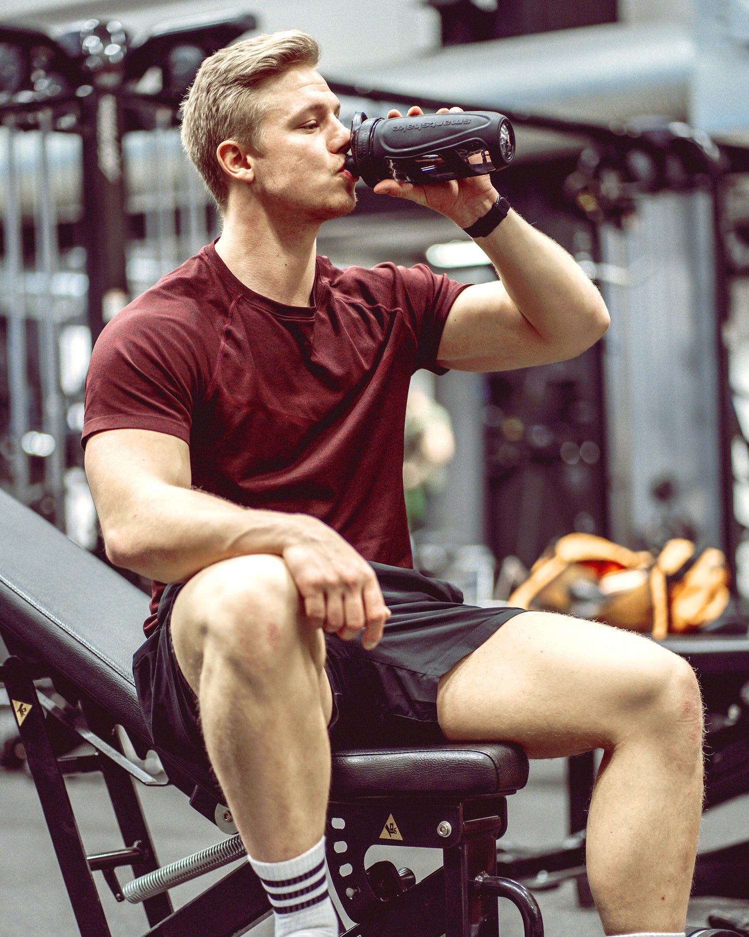 reforce-glass-black-t1 samrtshake_reforce_glass_lifestyle.jpg