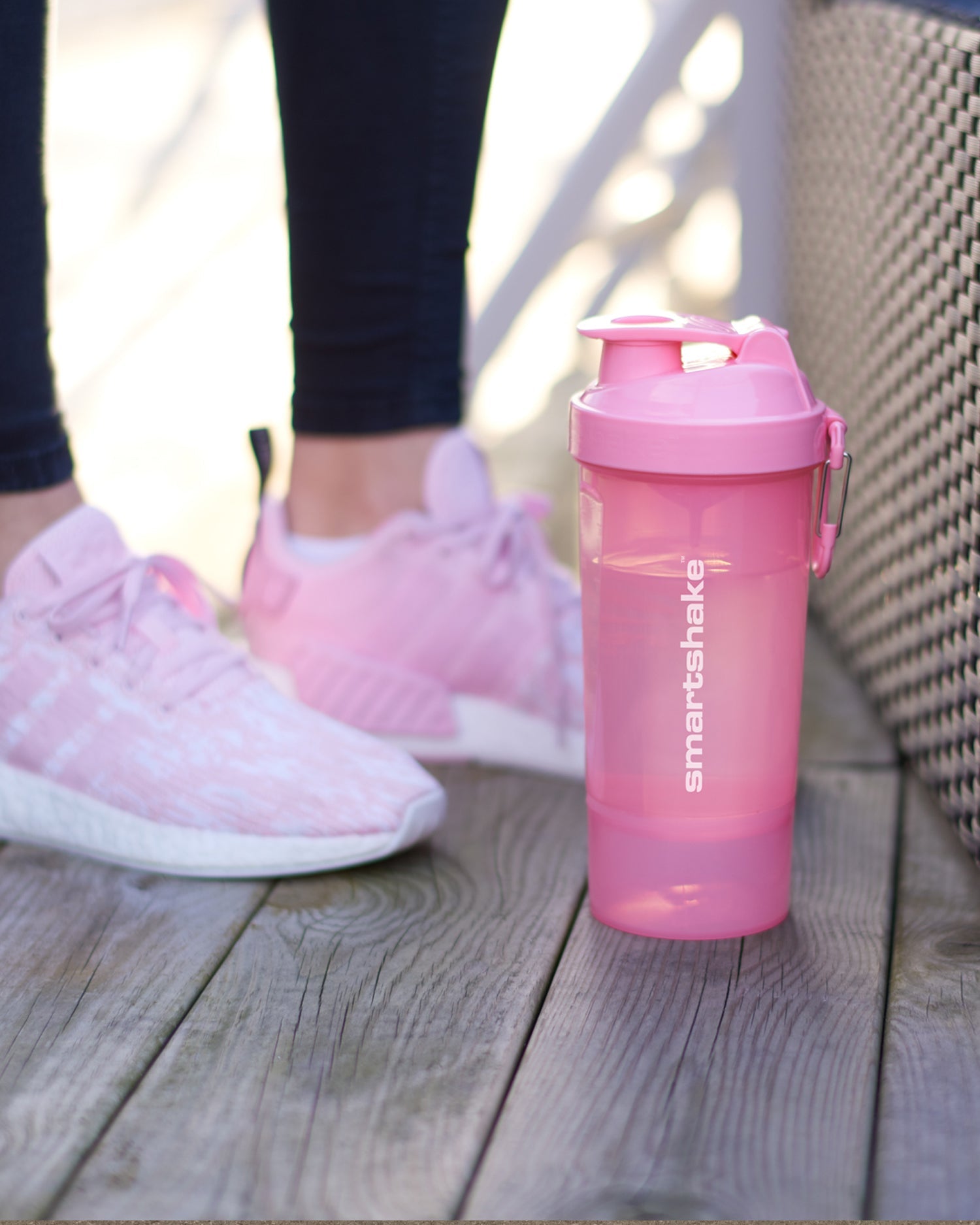 original2go-one-light-pink-o4 smartshake_02go_pink_lifestyle.jpg